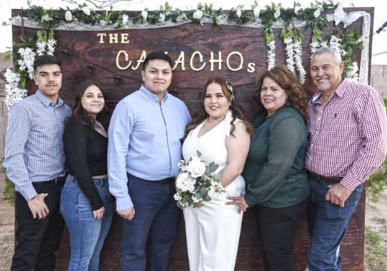 IAZ Photo Studio los mejores en foto y video para bodas en Arizona. IAZ Photo Studio es un estudio de fotografía y video especializado en eventos de bodas y quince años con los mejores precios y paquetes para su evento.